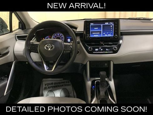 Used 2022 Toyota Corolla Cross LE AWD/4WD image 23