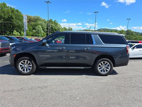 Used 2021 Chevrolet Suburban Premier w/ Premium Package AWD/4WD image 6