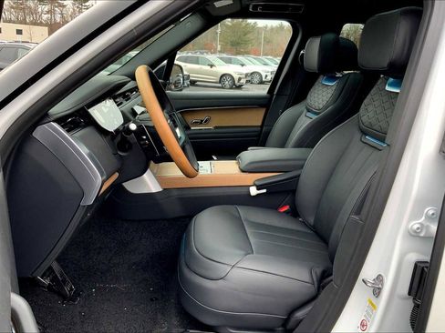 New 2025 Land Rover Range Rover SV image 11