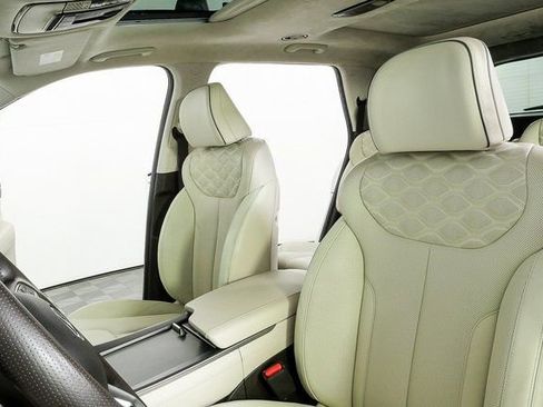 Used 2021 Hyundai Palisade Calligraphy image 2