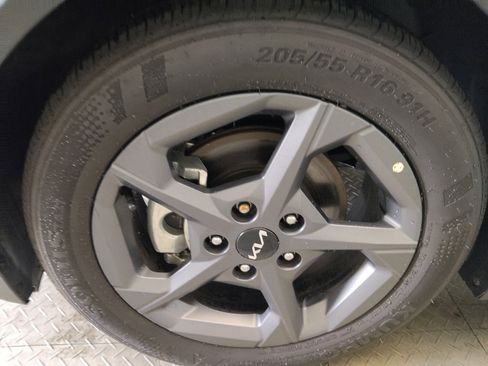 Used 2025 Kia K4 FWD image 31