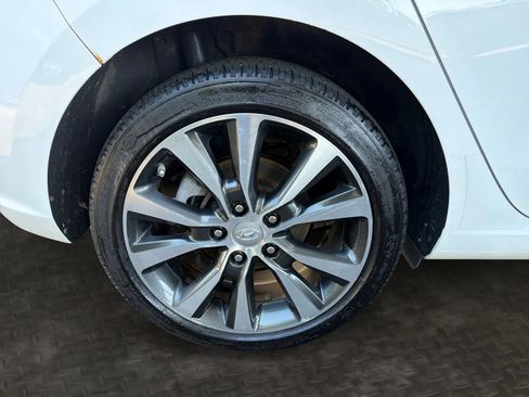 Used 2018 Hyundai Elantra GT FWD image 37