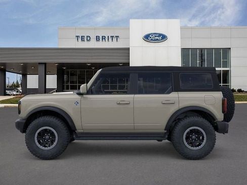New 2025 Ford Bronco Outer Banks w/ Sasquatch Package image 4