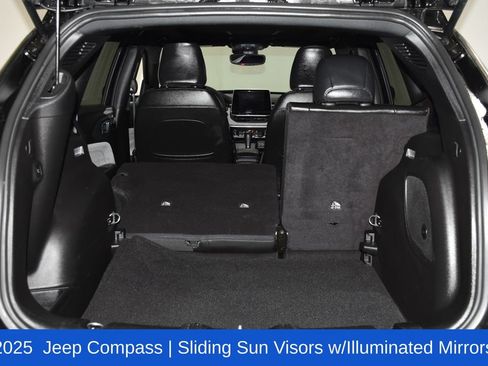 Used 2025 Jeep Compass Latitude w/ Sun & Sound Group AWD/4WD image 31