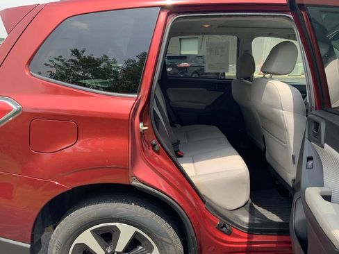 Used 2017 Subaru Forester 2.5i Premium AWD/4WD image 24