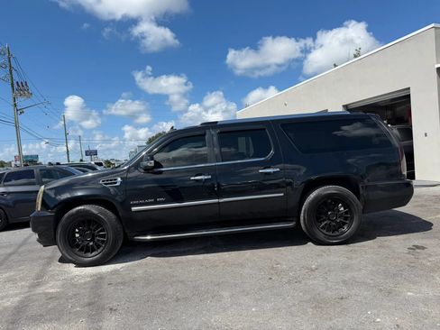 Used 2014 Cadillac Escalade ESV Luxury AWD/4WD image 5