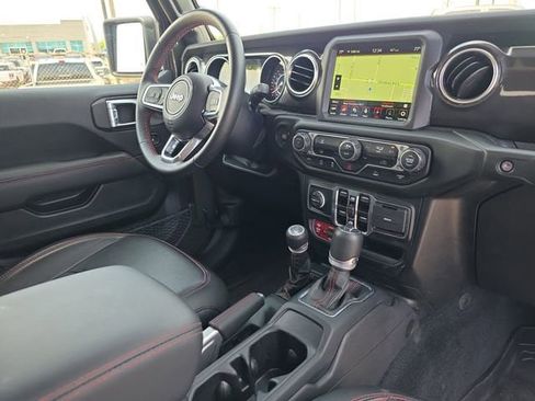 Used 2022 Jeep Gladiator Rubicon w/ LED Lighting Group AWD/4WD image 18