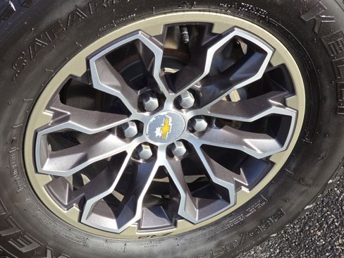 Used 2019 Chevrolet Colorado ZR2 image 3