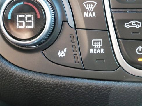 Certified 2024 Chevrolet Equinox LT image 17