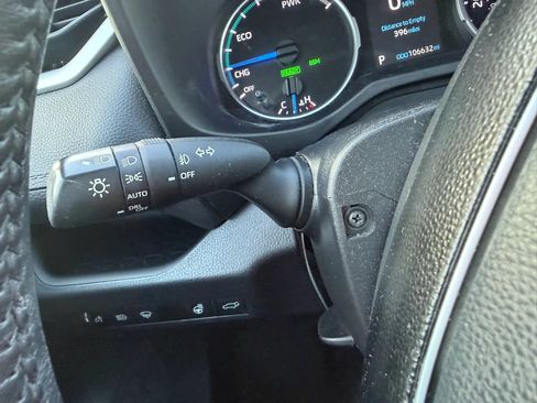 Used 2021 Toyota RAV4 XLE w/ Convenience Package AWD/4WD image 16