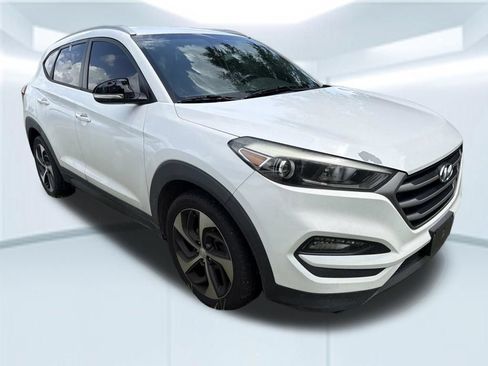 Used 2016 Hyundai Tucson Sport FWD image 4