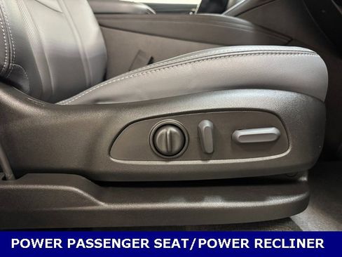 Used 2023 Buick Enclave Essence w/ Experience Buick Package image 40