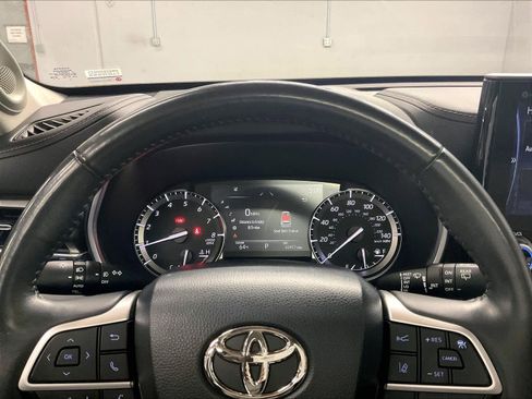 Used 2022 Toyota Highlander Limited image 20