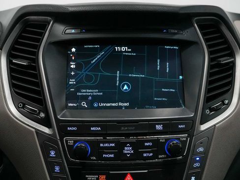 Used 2018 Hyundai Santa Fe FWD image 16