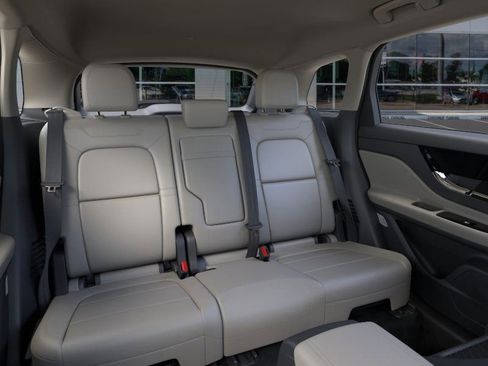 New 2026 Lincoln Corsair Premiere image 11