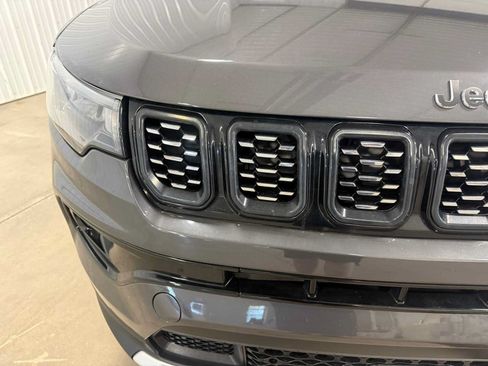Used 2024 Jeep Compass Limited w/ Sun and Sound Group AWD/4WD image 4