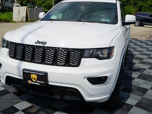 Used 2019 Jeep Grand Cherokee Altitude AWD/4WD image 16