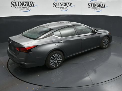 Used 2025 Nissan Altima 2.5 SV FWD image 24