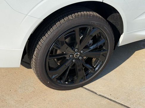 New 2026 Volvo XC60 T8 Ultra w/ Climate Package AWD/4WD image 4