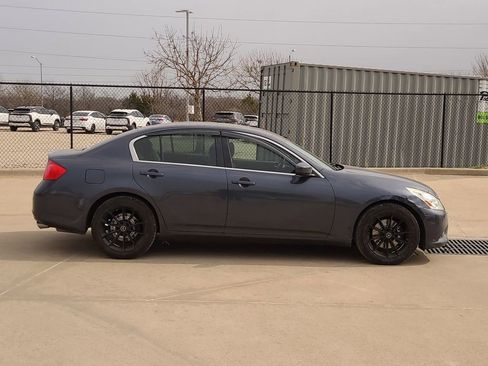 Used 2013 INFINITI G37 x w/ Premium Pkg image 4