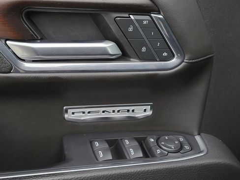 Used 2024 GMC Sierra 1500 Denali w/ Technology Package AWD/4WD image 15