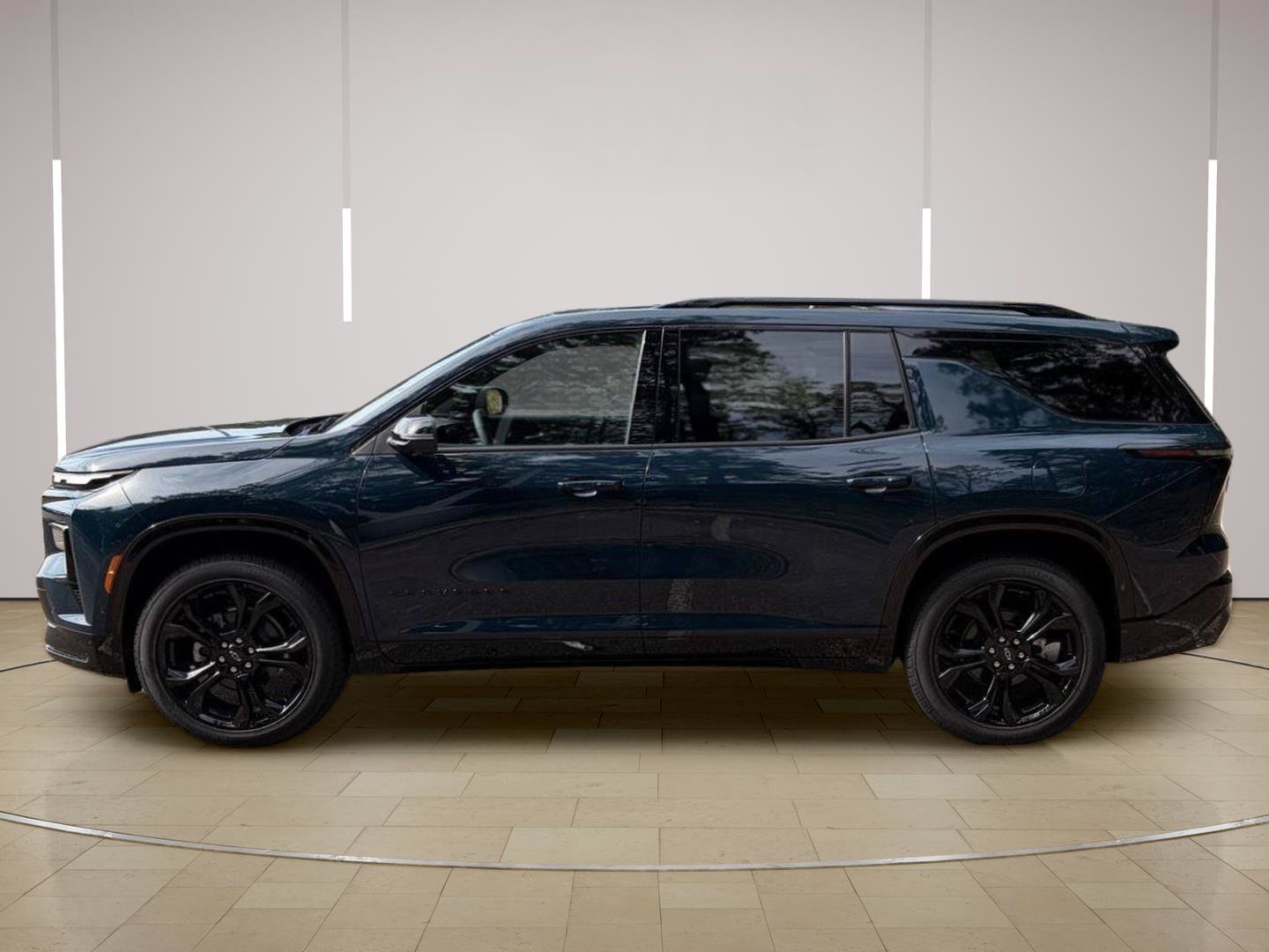 Used 2027 Chevrolet Traverse RS w/ LPO, Floor Liner Package FWD image 4
