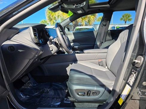 Used 2025 Lexus RX 350 Premium w/ Accessory Package (Z1) image 16