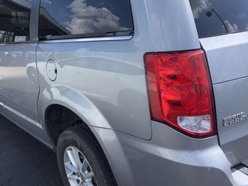 Used 2020 Dodge Grand Caravan SXT image 11