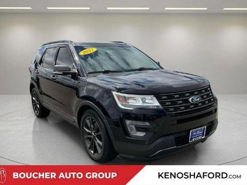 Certified 2017 Ford Explorer XLT w/ Equipment Group 202A FWD image 3