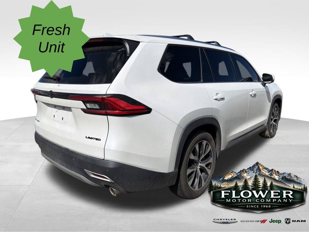 Used 2024 Toyota Grand Highlander AWD Hybrid image 4