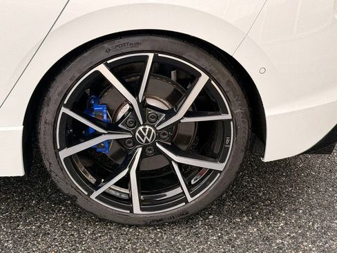Used 2023 Volkswagen Golf R AWD/4WD image 23