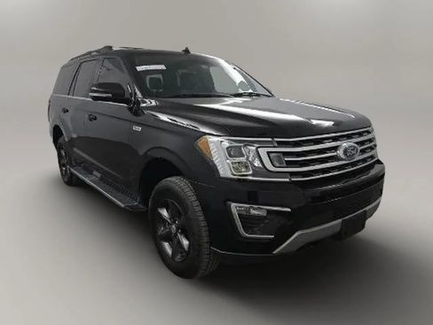 Used 2019 Ford Expedition XLT w/ Equipment Group 202A image 3