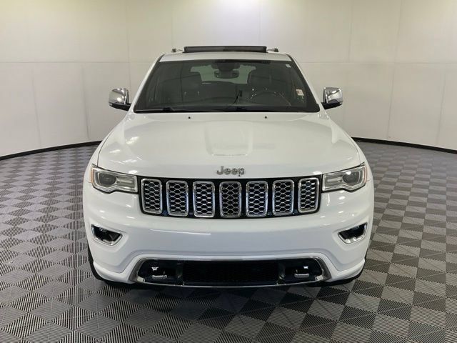 Used 2017 Jeep Grand Cherokee Overland AWD/4WD image 2