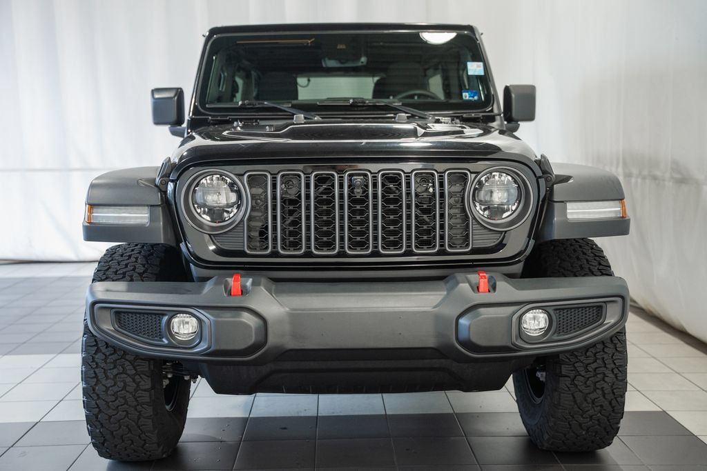 Used 2024 Jeep Wrangler Unlimited Rubicon w/ Technology Group AWD/4WD image 2
