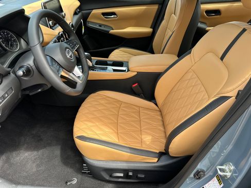 New 2025 Nissan Sentra SV w/ SV Premium Package image 9