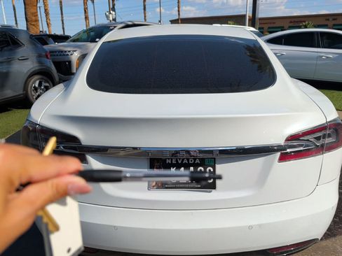 Used 2017 Tesla Model S 75 RWD image 13