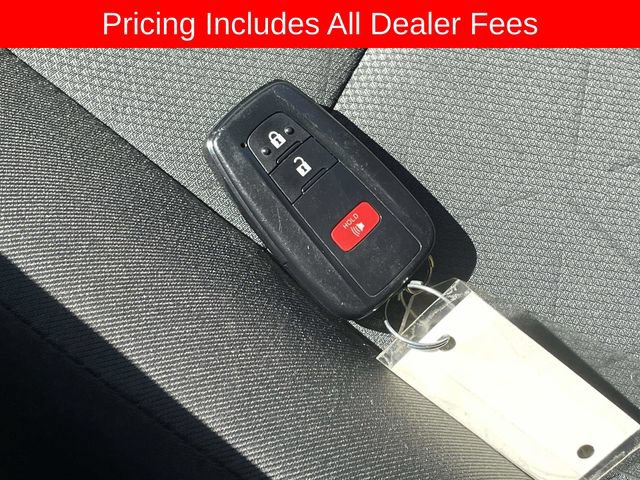 Used 2025 Toyota RAV4 XLE AWD/4WD image 34