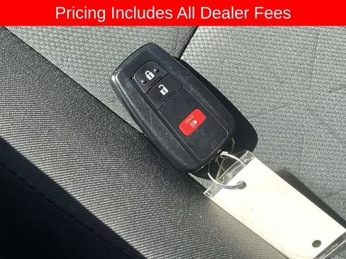 Used 2025 Toyota RAV4 XLE AWD/4WD image 34