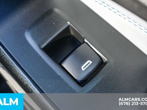 Used 2025 Chevrolet Trax LT FWD image 50