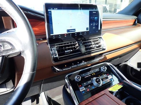 Certified 2024 Lincoln Navigator L Reserve image 22