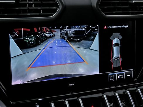 Used 2022 Lamborghini Urus image 37