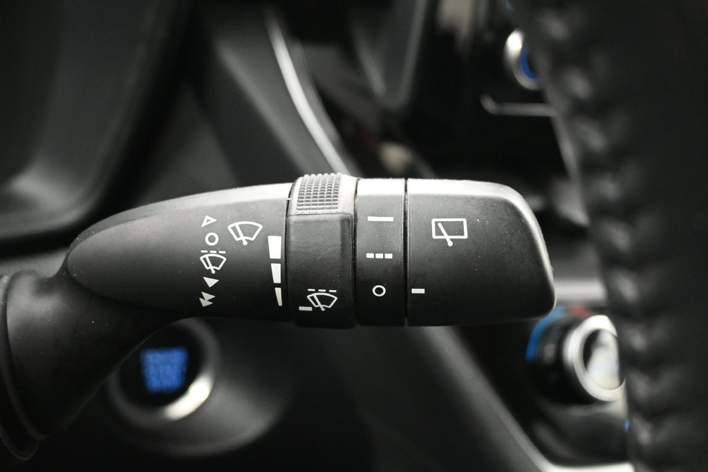 Used 2022 Toyota Corolla Cross LE AWD/4WD image 16