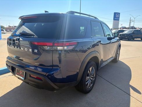 Used 2025 Nissan Pathfinder SV AWD/4WD image 6