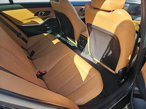 Used 2025 BMW 330i Sedan w/ Premium Package image 20