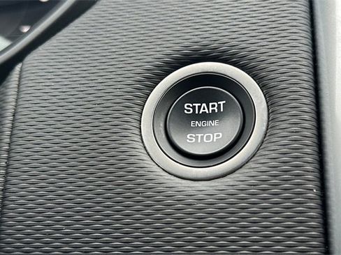 Certified 2024 Land Rover Discovery Dynamic SE image 22