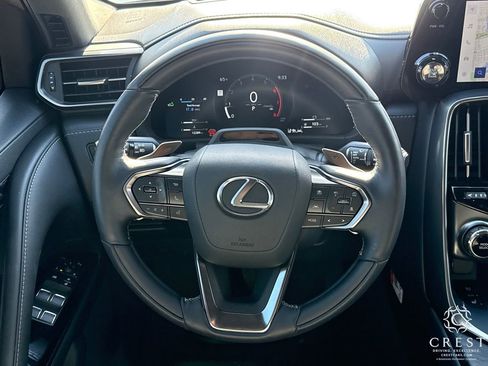Used 2025 Lexus LX 600 4WD w/ Luxury Package image 13