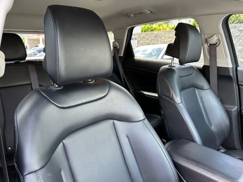 Used 2023 Kia Sportage EX AWD/4WD image 17