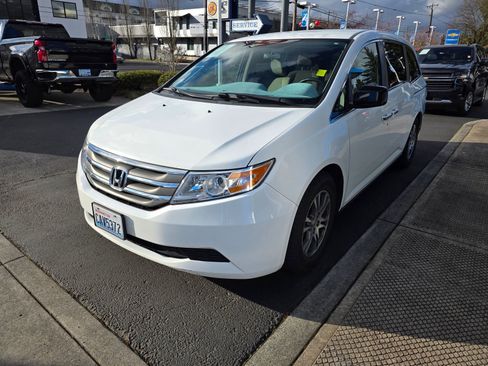Used 2013 Honda Odyssey EX image 2