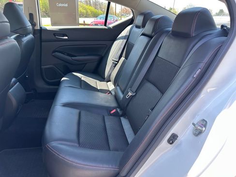 Used 2024 Nissan Altima 2.5 SR FWD image 11
