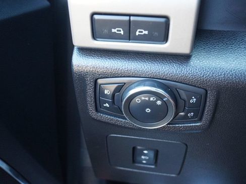 Used 2017 Ford F150 Lariat w/ Equipment Group 502A Luxury AWD/4WD image 26